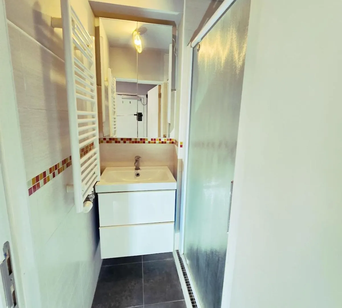Splendid 2-Bedroom Apartment In Etterbeek Брюссель