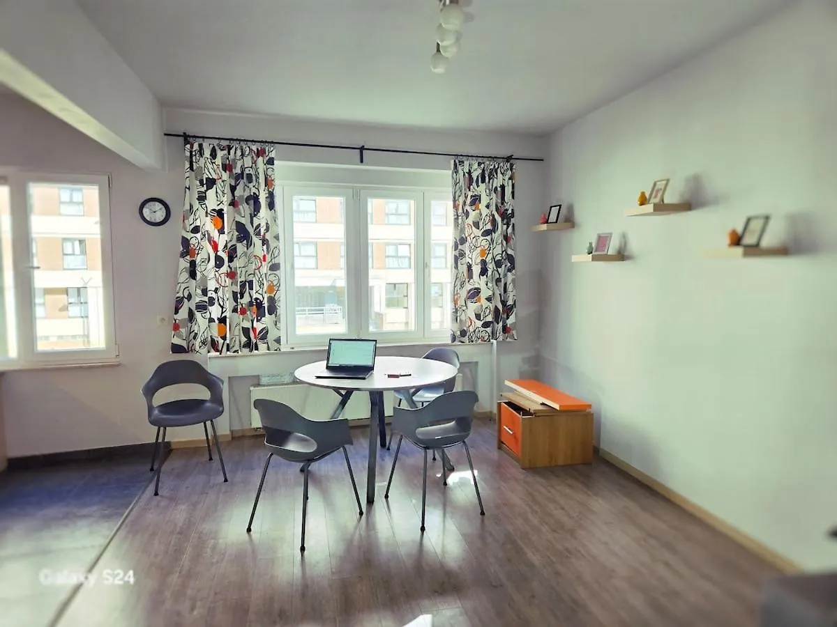 Splendid 2-Bedroom Apartment In Etterbeek Брюссель